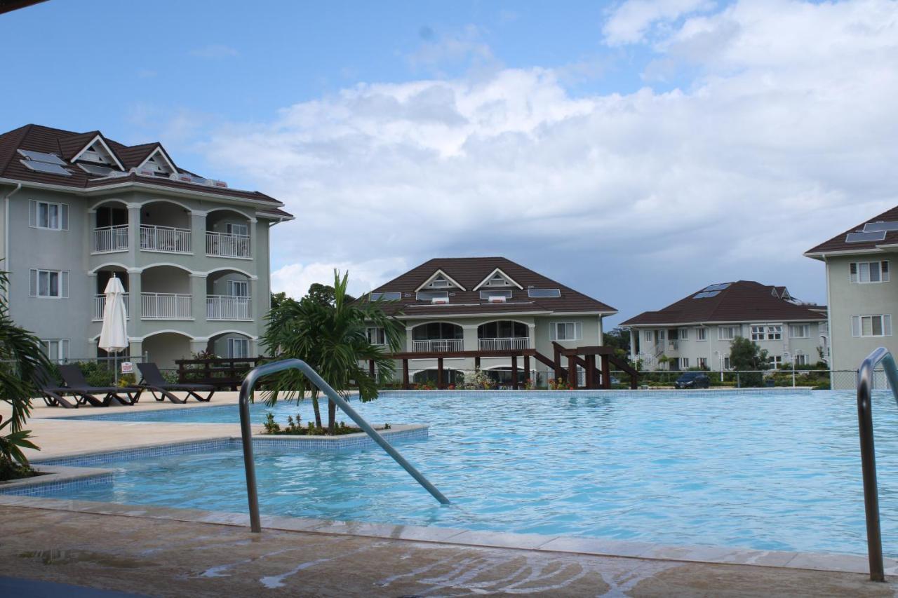 Cozy Getaway Aparthotel Priory Exterior foto